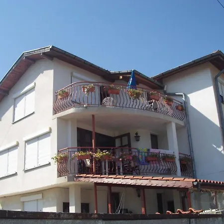 Ianakiev Pensionat 3*
