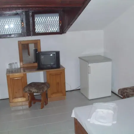 Ianakiev Pensión Chernomorets